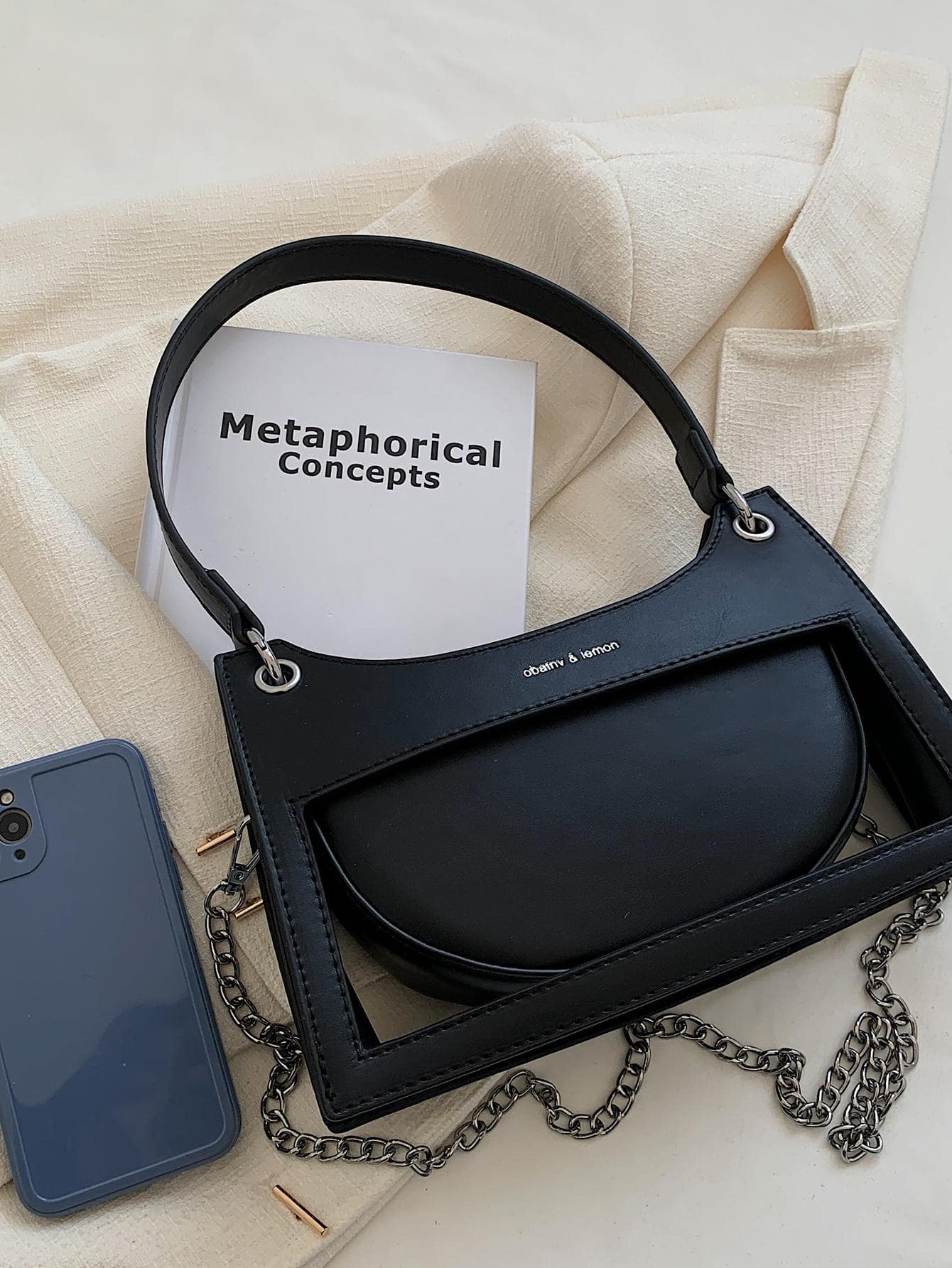 Letter Graphic Chain Bag Fashion Black