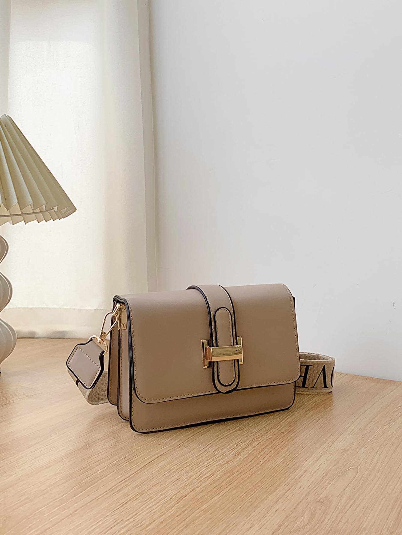 1pc Khaki Minimalist Fashion Flap Closure Small Square Bag With Adjustable Wide Strap, Suitable For Women's Daily Commute, Shopping, Cosmetics Storage, Girlfriend/Mother's Day Gift