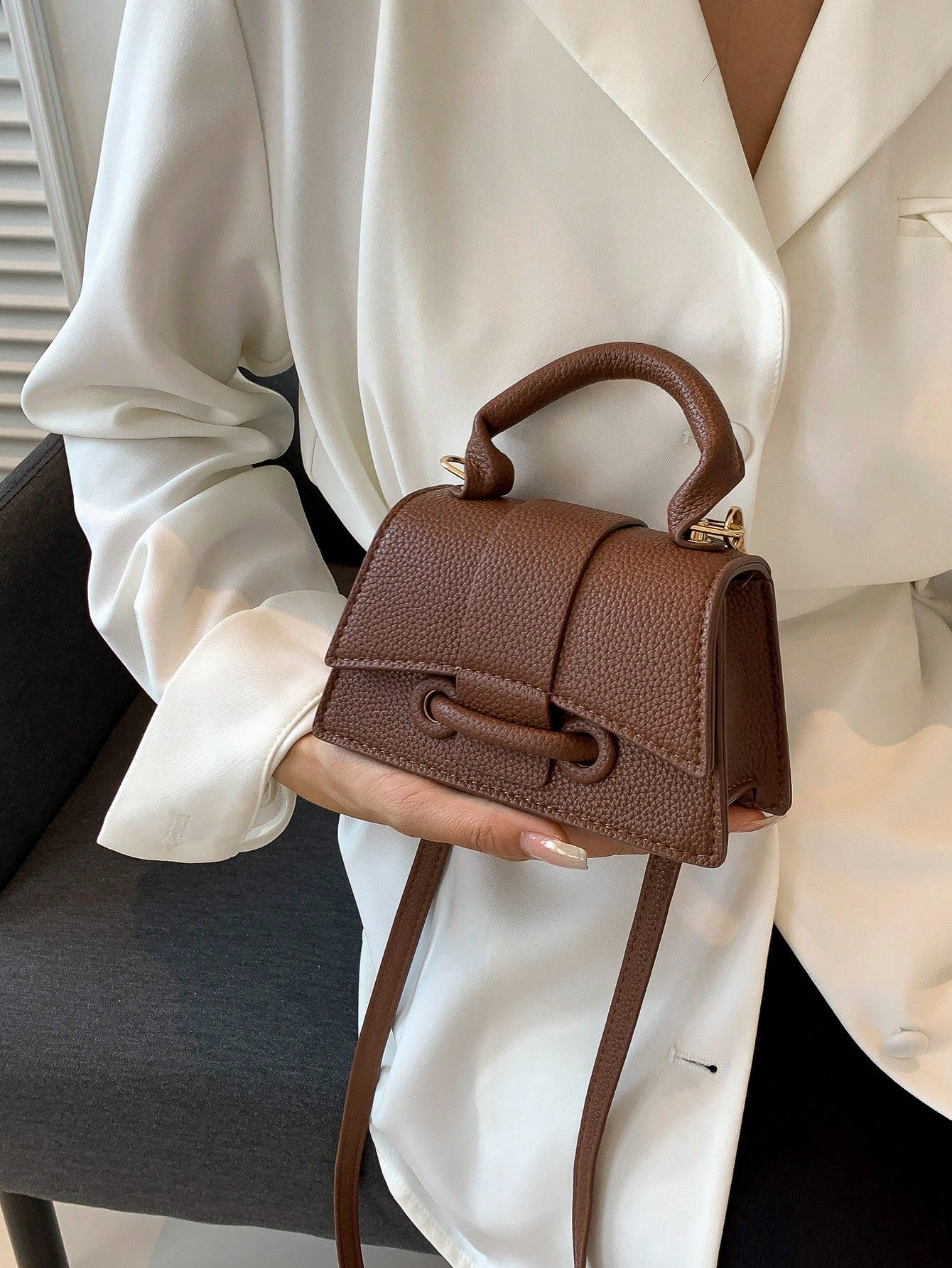 1 piece of soft bag, mini chain hourglass bag, master design feeling, crocodile pattern handbag, crossbody bag, ladies' cute bag