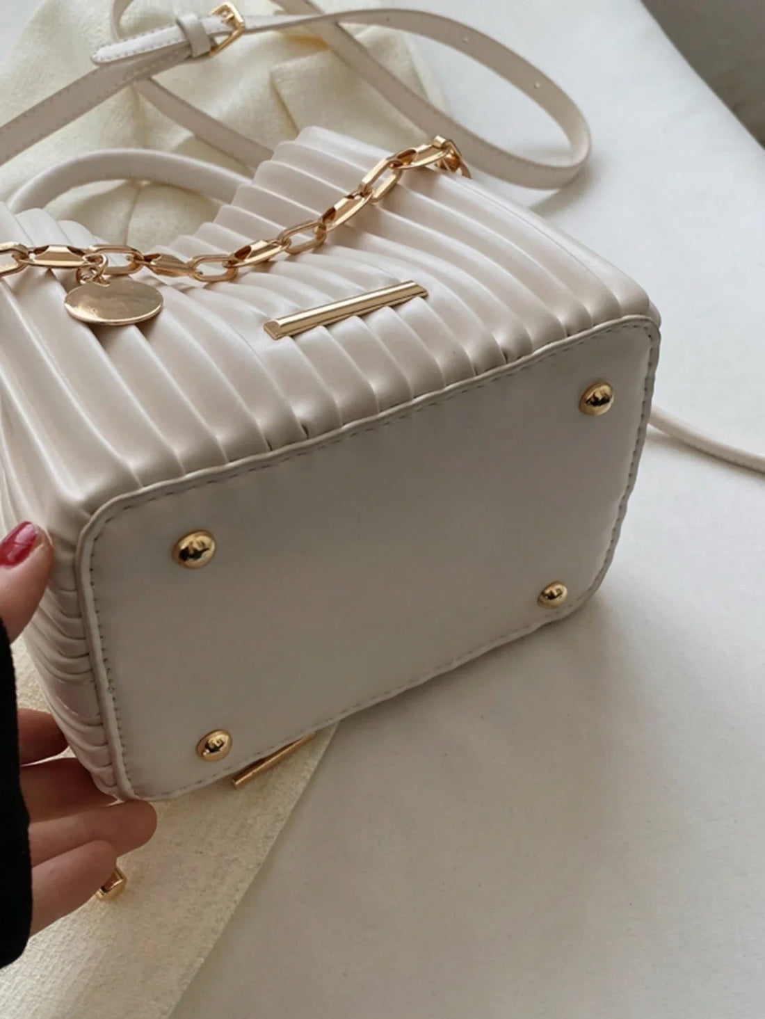 Mini Pleated Bucket Bag With Chain Decor
