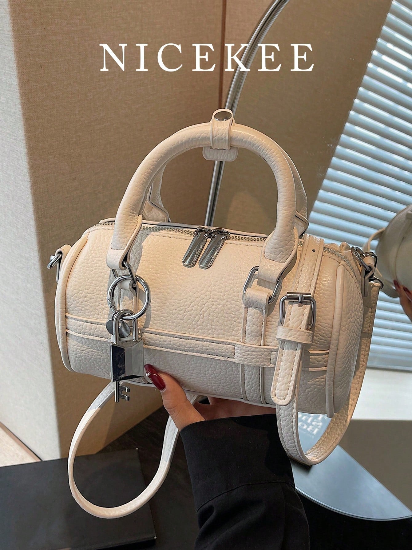 Fashionable And Simple Shoulder Bag, Large-Capacity Pillow Handbag, Cylindrical Bag Niche Design, Daily Versatile, Solid Color Popular Highly Attractive Crossbody Bag, Suitable For Shopping And Attending Parties.