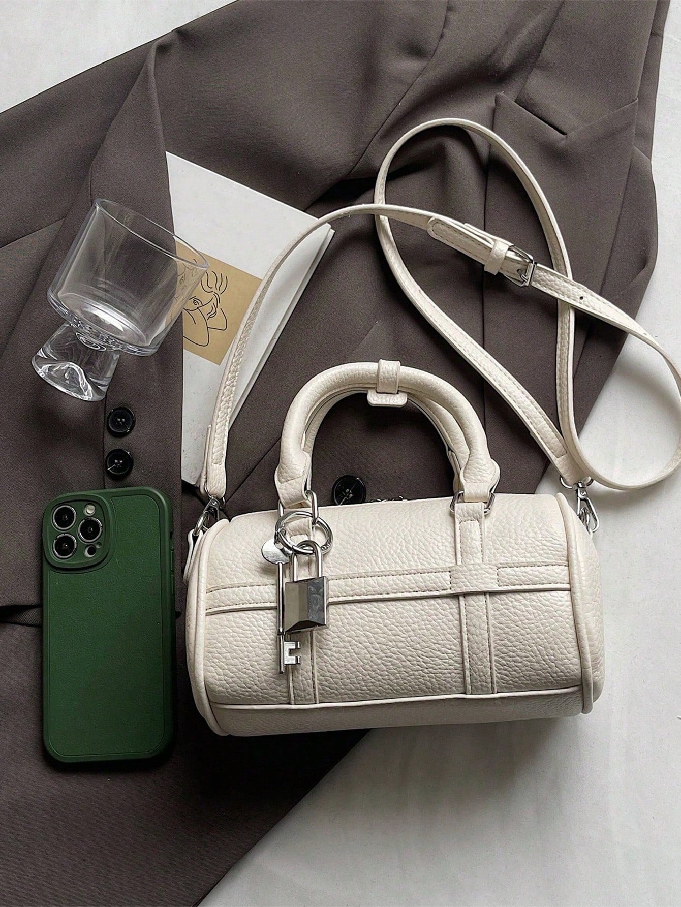 Fashionable And Simple Shoulder Bag, Large-Capacity Pillow Handbag, Cylindrical Bag Niche Design, Daily Versatile, Solid Color Popular Highly Attractive Crossbody Bag, Suitable For Shopping And Attending Parties.
